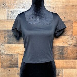 Live in the Moment Women’s Black Short Sleeve Cropped Shirt Size Medium M EH 132
